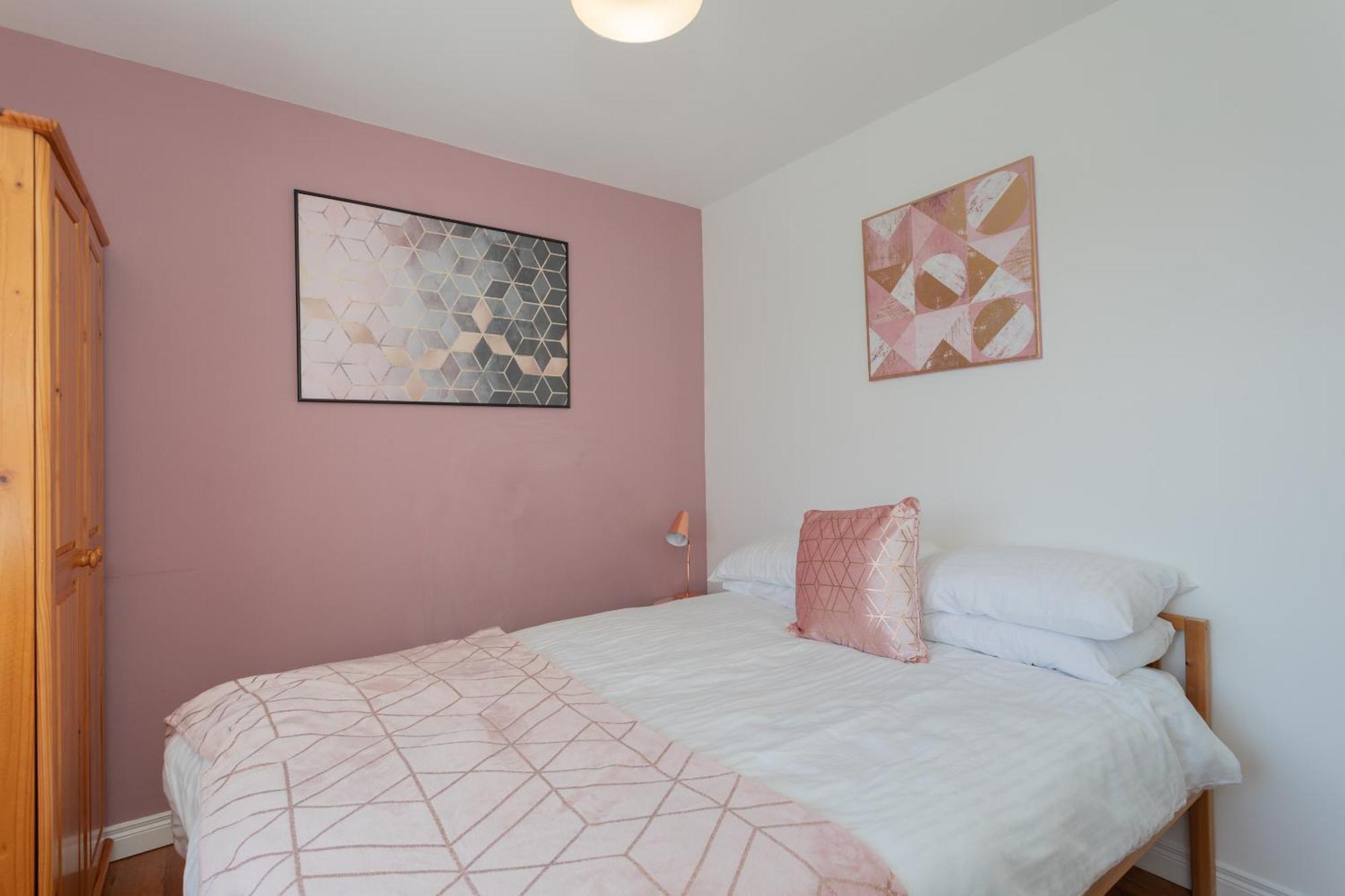 Ardenlee - Stylish 3 Bed Apt Close To City, Parking And Wifi เบลฟาสต์ ภายนอก รูปภาพ