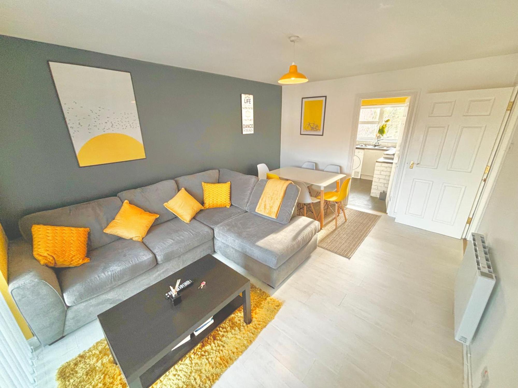Ardenlee - Stylish 3 Bed Apt Close To City, Parking And Wifi เบลฟาสต์ ภายนอก รูปภาพ
